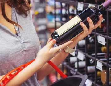 Tomar bebidas alcoh&oacute;licas en esta Navidad puede salir m&aacute;s costoso