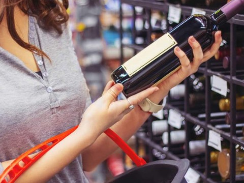 Tomar bebidas alcoh&oacute;licas en esta Navidad puede salir m&aacute;s costoso