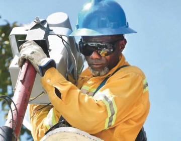Edeeste enfrenta p&eacute;rdidas de 54.7 % pese a desconexiones