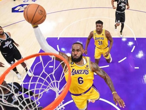 LeBron anota 46, se pone a 178 de Jabbar, Lakers pierden