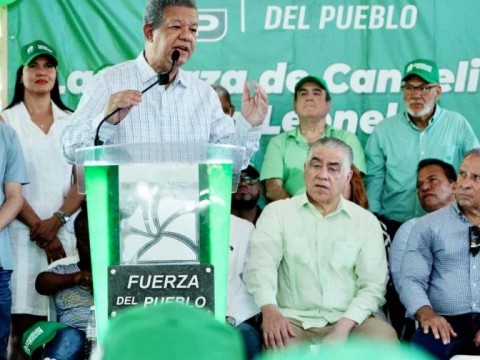 Leonel juramenta el movimiento "La Fuerza de Candelier"