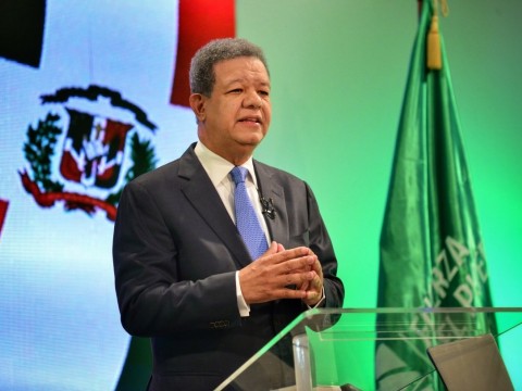 Leonel encabeza juramentaciones y multitudinarios actos en provincias