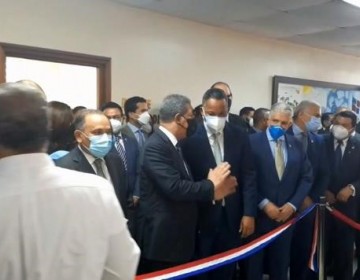 Expresidente Leonel Fern&aacute;ndez inaugura bloque senatorial de Fuerza del Pueblo