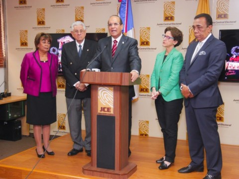 Leonelistas quieren conteo manual del 100% de los votos, la JCE emite su oposici&oacute;n