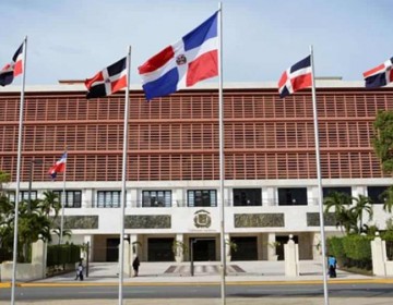 Nueva ley abre las puertas a la importaci&oacute;n de comida sin aranceles en casos de emergencia