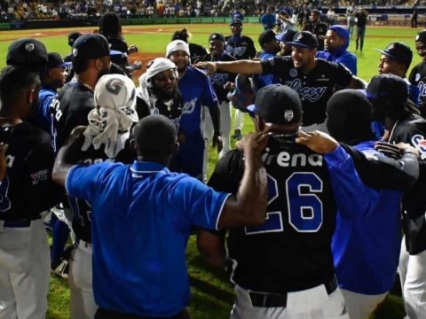 Licey gana serie particular a las &Aacute;guilas; Escogido cerca de la eliminaci&oacute;n