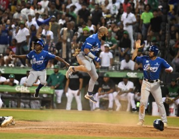 Tigres del Licey hace otra remontada ante Estrellas Orientales y se consolida la cima