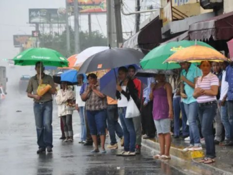 Onamet prev&eacute; aguaceros con tormentas el&eacute;ctricas y r&aacute;fagas de viento