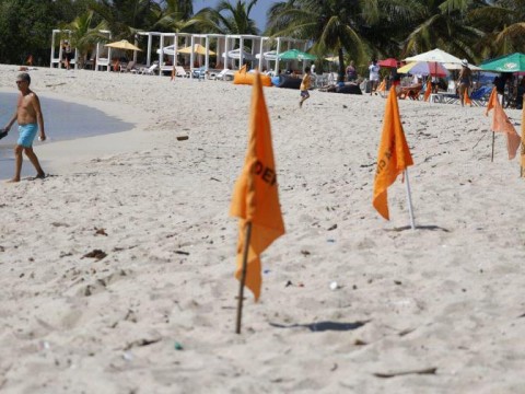 Ministerio de Turismo proh&iacute;be venta ambulante de bebidas alcoh&oacute;licas en las playas en Semana Santa