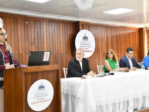 Salud P&uacute;blica llama a vacunar a ni&ntilde;as de 9 a 14 a&ntilde;os contra el papiloma