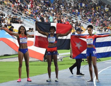 Marileidy Paulino gana oro de los 400 metros planos de los Centroamericanos y rompe r&eacute;cord