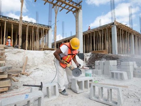 Materiales de construcci&oacute;n siguen bajando pero no se refleja en costo de viviendas