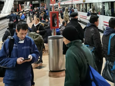Primer d&iacute;a laborable de la &ldquo;nueva realidad&rdquo; en Espa&ntilde;a