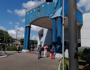Haitianos se quejan por tiempo para renovar permiso en Migraci&oacute;n