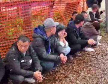 Detienen a tres cubanos que transportaban a m&aacute;s de 20 inmigrantes en un cami&oacute;n de mudanza