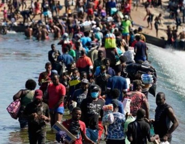 Joe Biden ordena restricciones migratorias en la frontera con M&eacute;xico
