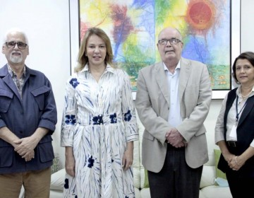 Ministra de Cultura visita el Archivo General de la Naci&oacute;n