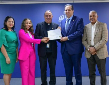 Ministerio de Salud reconoce a 29 instituciones sin fines de lucro por su buen desempe&ntilde;o