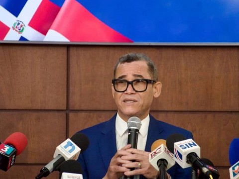 El Ministerio de Trabajo insta a los empresarios a cumplir con el aumento de 8 % al salario m&iacute;nimo