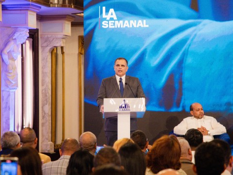El gobierno duplica el costo del marbete en propuesta de reforma fiscal