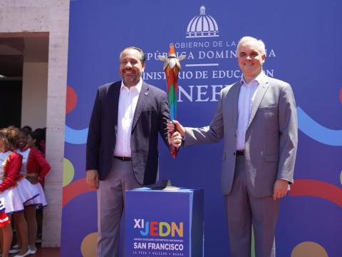 Luis Miguel De Camps encabeza acto inaugural del recorrido de la antorcha de los XI Juegos Escolares Deportivos San Francisco 2025