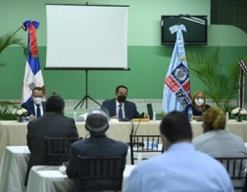 Educaci&oacute;n &lsquo;tumba&rsquo; de agenda tema sobre tanda extendida