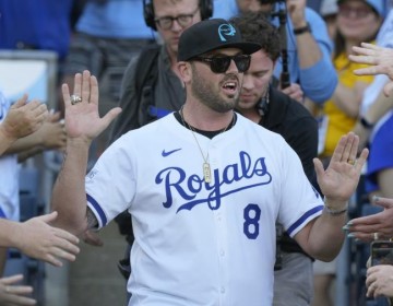 Mike Moustakas se retirar&aacute; con los Reales de Kansas City
