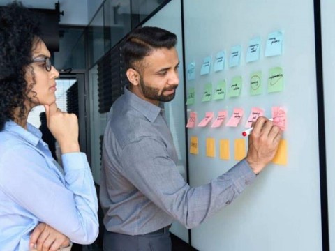 M&aacute;s hombres cotizan en la Seguridad Social, pero las mujeres tienen un mejor salario promedio