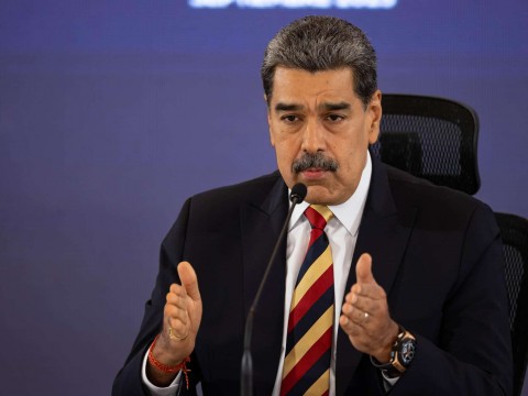 Maduro afirma que EE. UU. prepara "agresi&oacute;n" de "car&aacute;cter militar" contra Venezuela