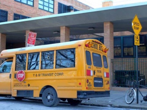 Unos 1,000 ni&ntilde;os migrantes reci&eacute;n llegados a Nueva York han dejado la escuela