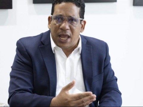 Nuevo cargo de Carlos Pimentel genera pol&eacute;mica dentro y fuera del Gobierno