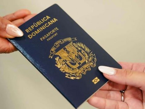 El pasaporte electr&oacute;nico elimina el registro previo para pase autom&aacute;tico por Migraci&oacute;n