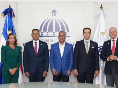 Joel Santos juramenta a los nuevos viceministros de Energ&iacute;a y Energ&iacute;a Nuclear