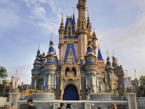 Disney demanda al gobernador de Florida por eliminar su autogobierno