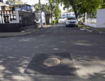 Ministerio de Obras P&uacute;blicas soluciona el hoyo "rompe gomas" en la avenida Buenaventura Freites