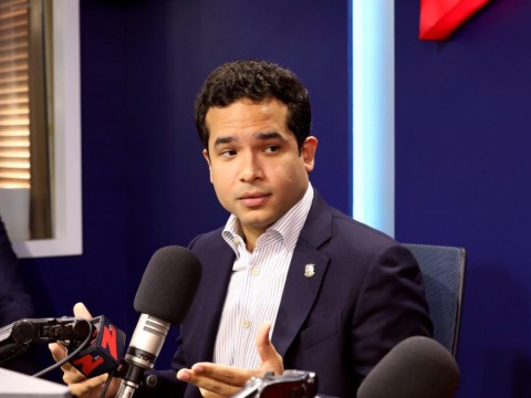 Omar Fern&aacute;ndez asistir&aacute; a toma de posesi&oacute;n de Donald Trump