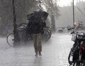 Onda tropical se aleja pero vaguada continuar&aacute; provocando lluvias sobre algunas provincias
