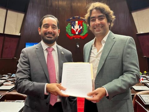 Proyecto de ley propone debates obligatorios para candidatos presidenciales