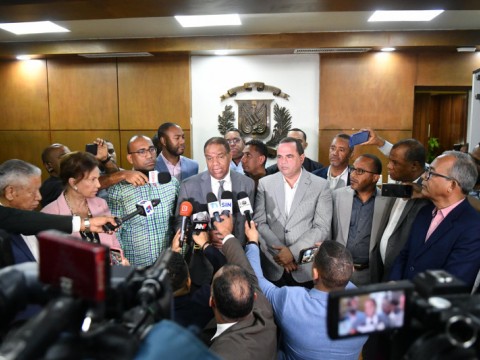 Partidos de oposici&oacute;n exigen a la JCE garant&iacute;as electorales para elecciones de mayo