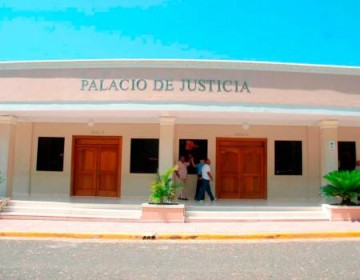 Padre de adolescente acusada de autosecuestro rechaza acusaci&oacute;n contra su hija
