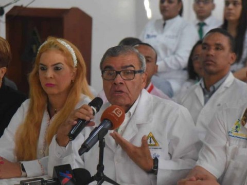 M&eacute;dicos ponen en pausa su lucha contra las ARS