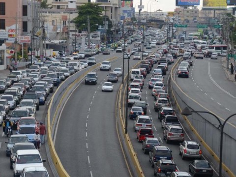 Cuatro provincias concentran m&aacute;s de la mitad de los veh&iacute;culos registrados en la DGII