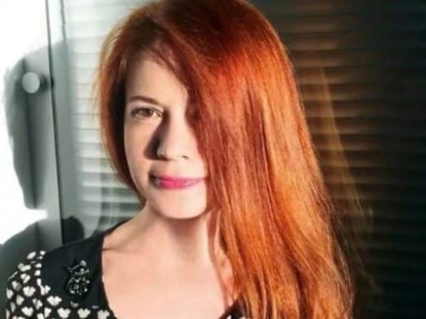 Periodista rusa Oksana Baulina muere durante bombardeo en Kiev