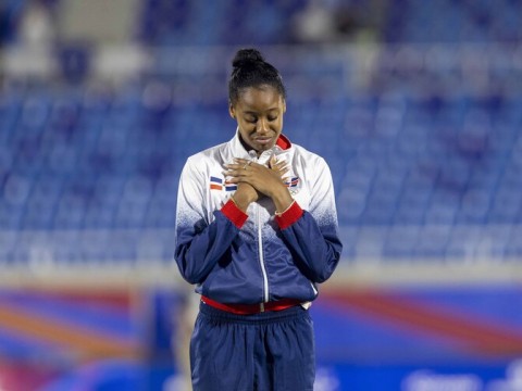 Pese a los momentos dif&iacute;ciles, la saltadora Evelina Minaya mira hacia los Panamericanos de 2027