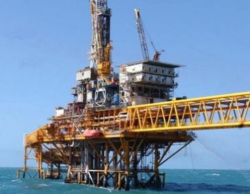 Petr&oacute;leo vuelve a subir y esta vez m&aacute;s de US$4