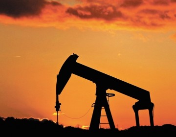El precio del barril de petr&oacute;leo supera los 100 d&oacute;lares y caen las bolsas europeas tras el ataque de Rusia a Ucrania