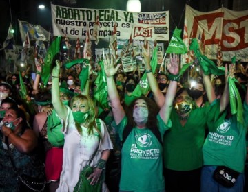 El partido de Milei presenta un proyecto para derogar la ley del aborto en Argentina