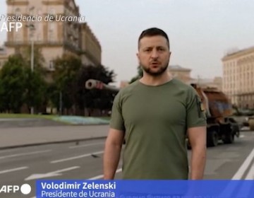 Ucrania "luchar&aacute; hasta el final", promete Zelenski al cumplirse seis meses de guerra