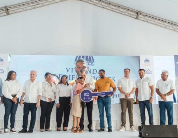 Abinader y ministro Bonilla entregan 100 apartamentos en &ldquo;Mi Vivienda Hato Nuevo"