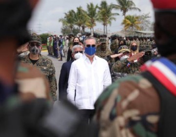Abinader promete aumento salarial para miembros de las Fuerzas Armadas
